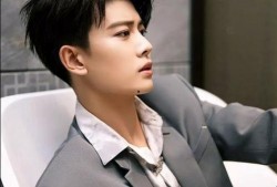 娱乐圈爆料任嘉伦蓝盈莹,甜蜜互动引粉丝热议