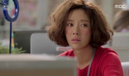 她很漂亮全集在线观看,颜值与智慧并存的青春传奇