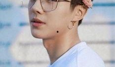 八卦独家爆料刘耀文视频,刘耀文神秘视频曝光，背后真相令人震惊